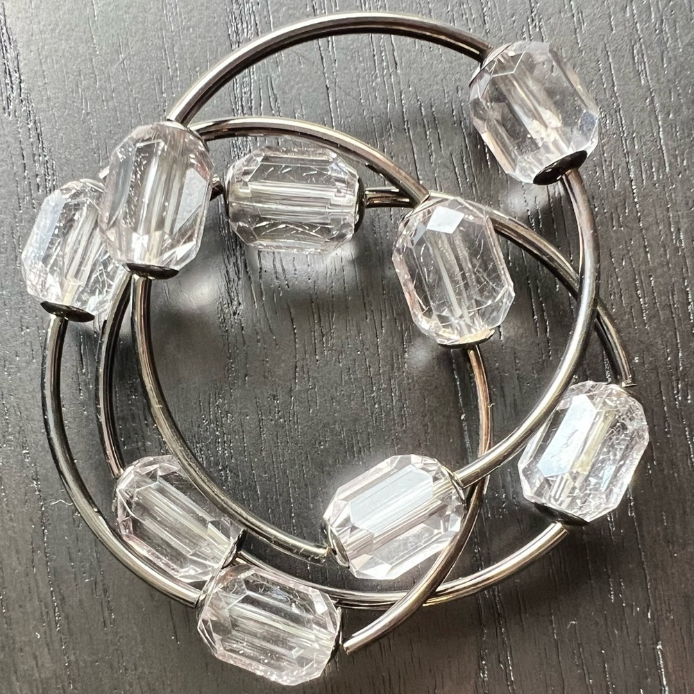 Vera Wang Clear Sparkly Beads and Dark Gunmetal Aluminum Band Stretchy Bracelet